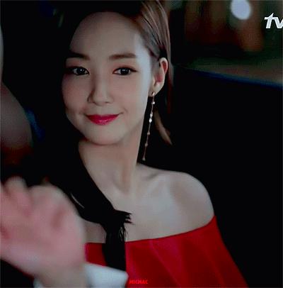 金秘书ol穿衣搭配,韩剧金秘书为何那样穿搭