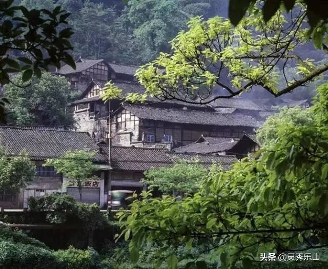 乐山五通桥小西湖美食广场,乐山小西湖