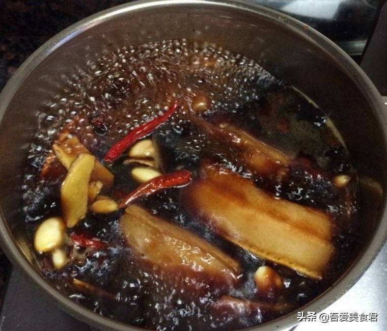 卤菜发黑发酸怎么回事,卤菜发黑卤水发酸该如何解决