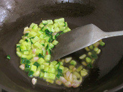 家常版蛋包饭的做法,蛋包饭美食教学