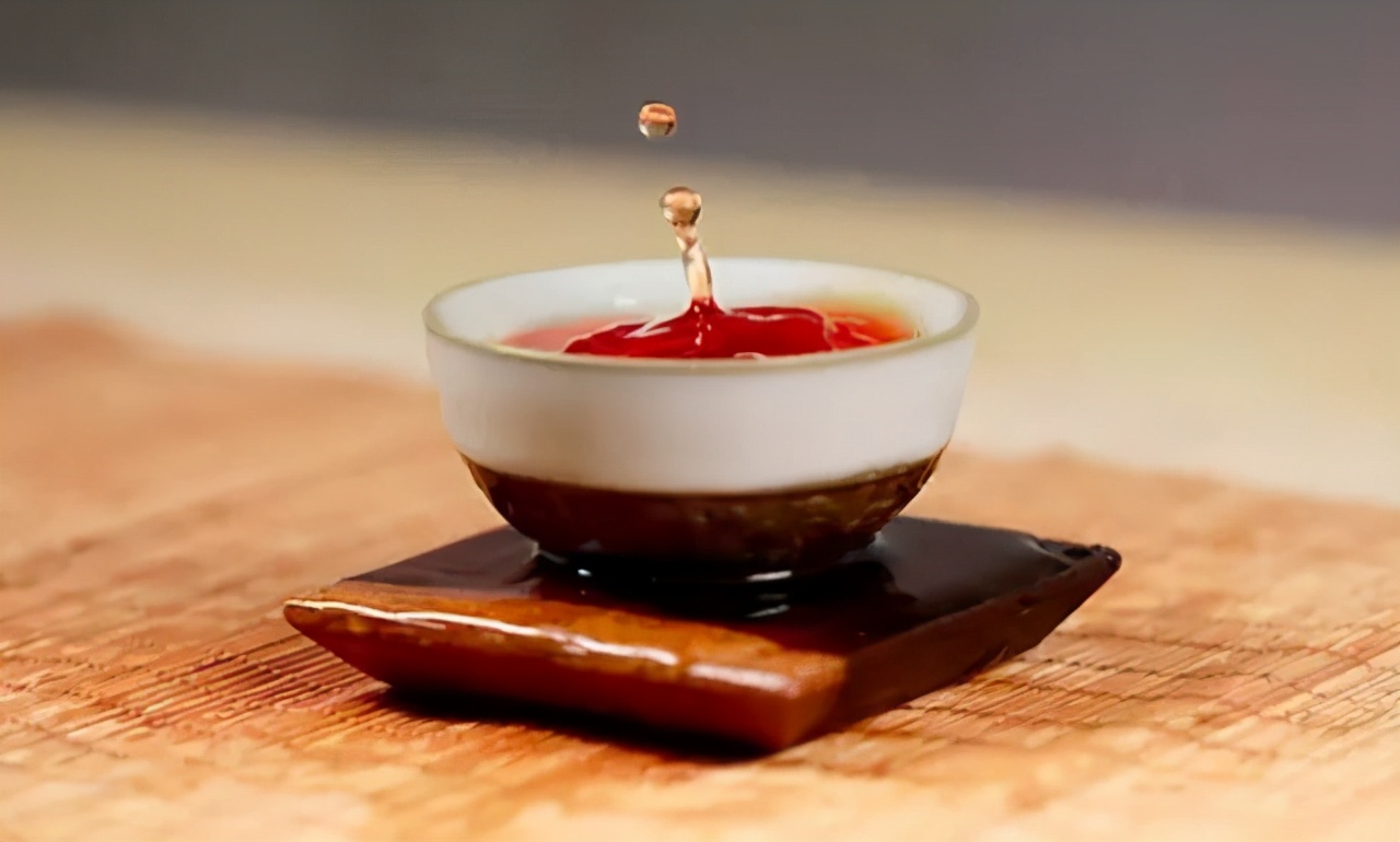 岩茶茶汤是酸性还是碱性,为什么茶汤是酸性但是有益健康