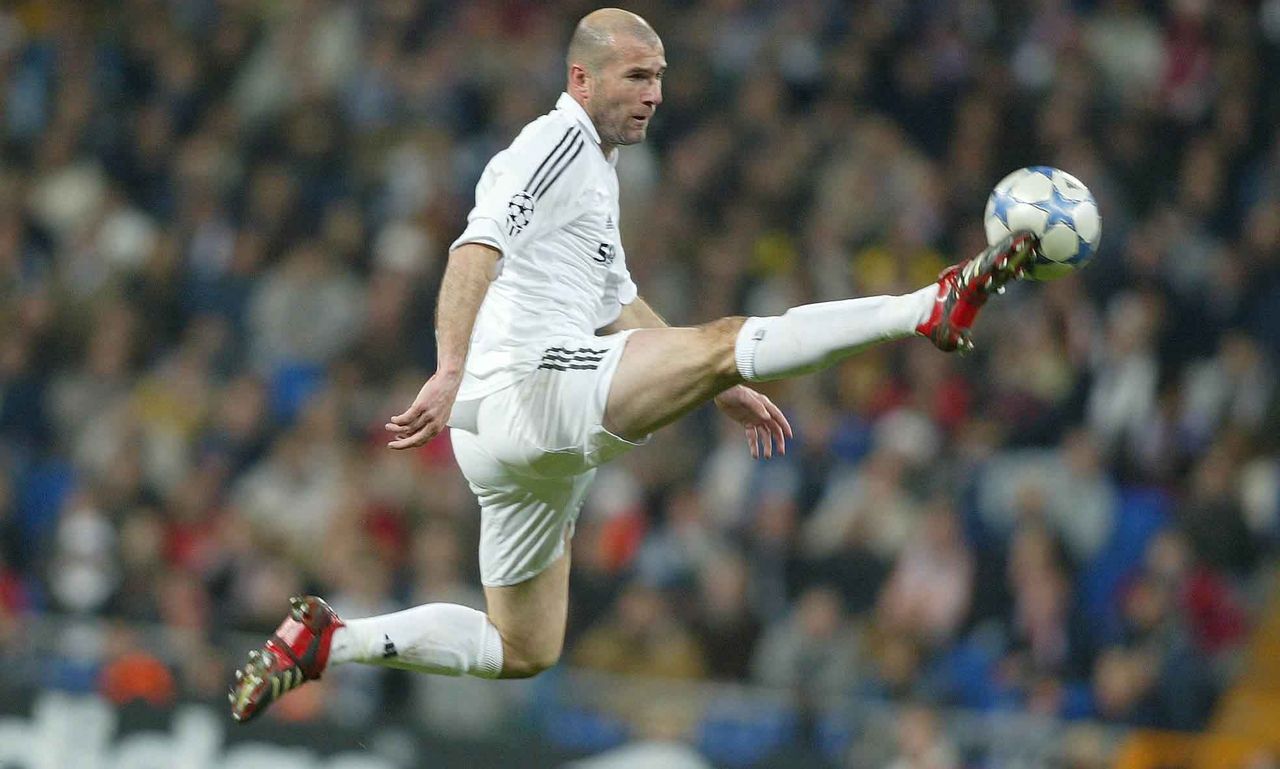 足坛历史前十中锋大罗,马拉多纳和贝利谈c罗大罗