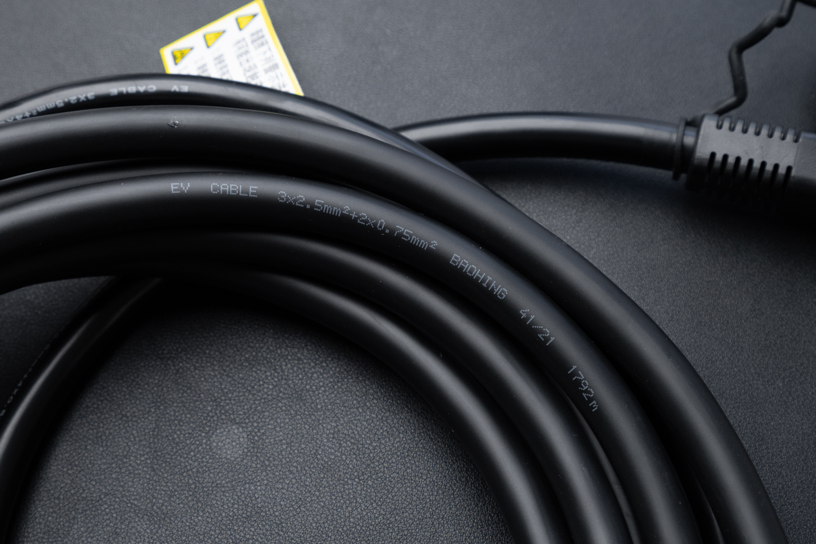 品胜车载充电线快充,品胜汽车无线充电