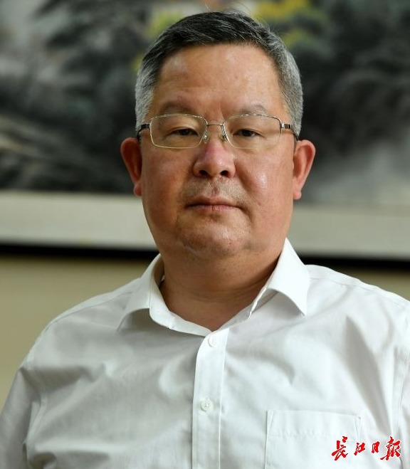 代表委员讲抗击疫情的武汉故事，医生独自“逆行”回汉，3个月后一家人才团聚