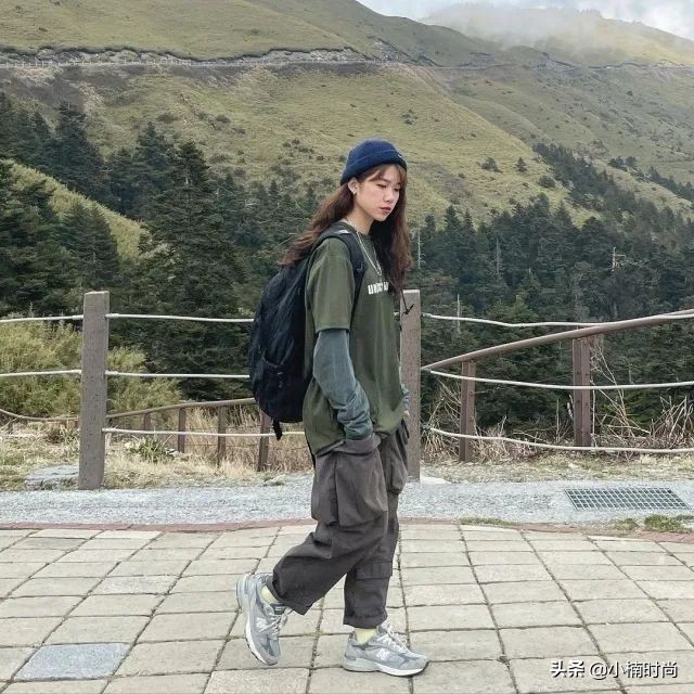 好看的运动鞋女穿搭,女生运动鞋推荐高颜值好搭配