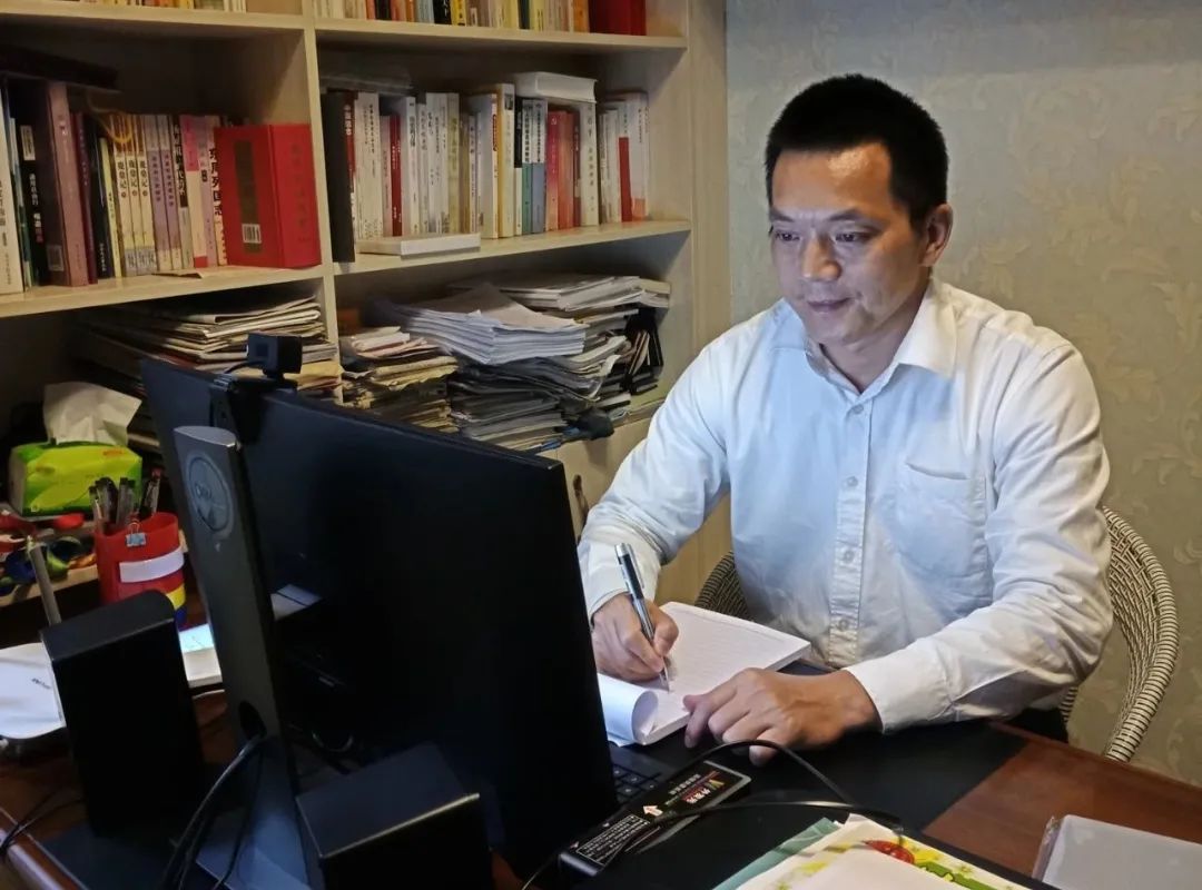 今天,我们把头条留给自己!