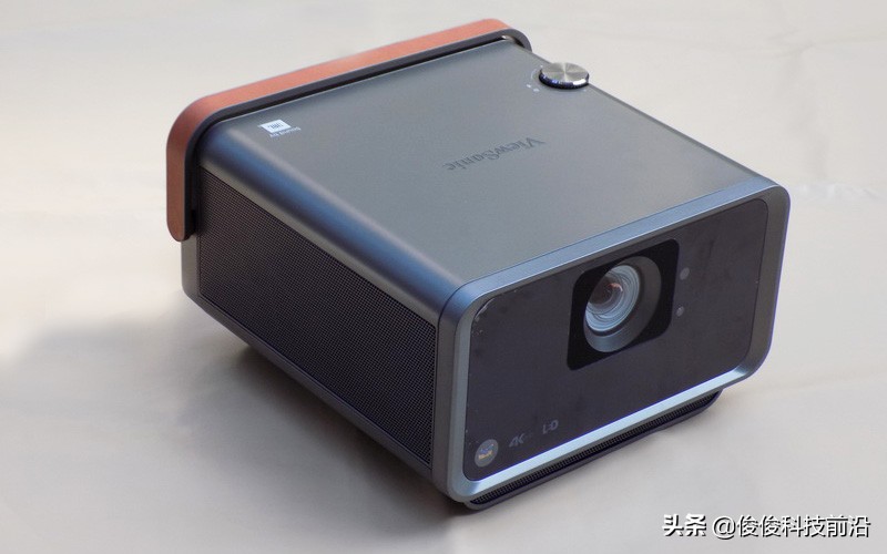 4k巨幕客厅时代专业级家庭影院,4k超清巨幕影院是大屏幕吗