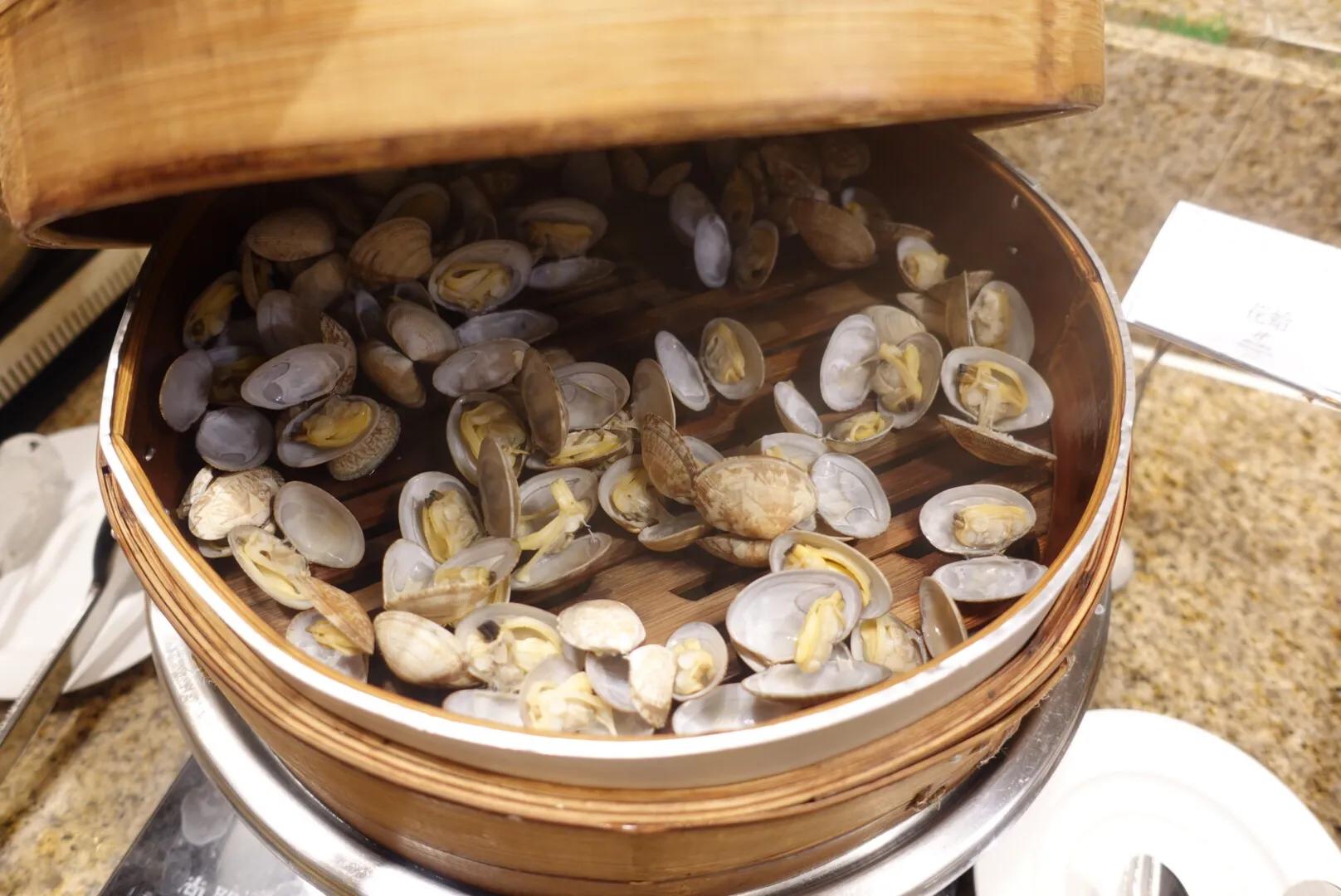 南京这家11年的酒店自助餐，现蒸海味畅吃！鲜掉眉毛～