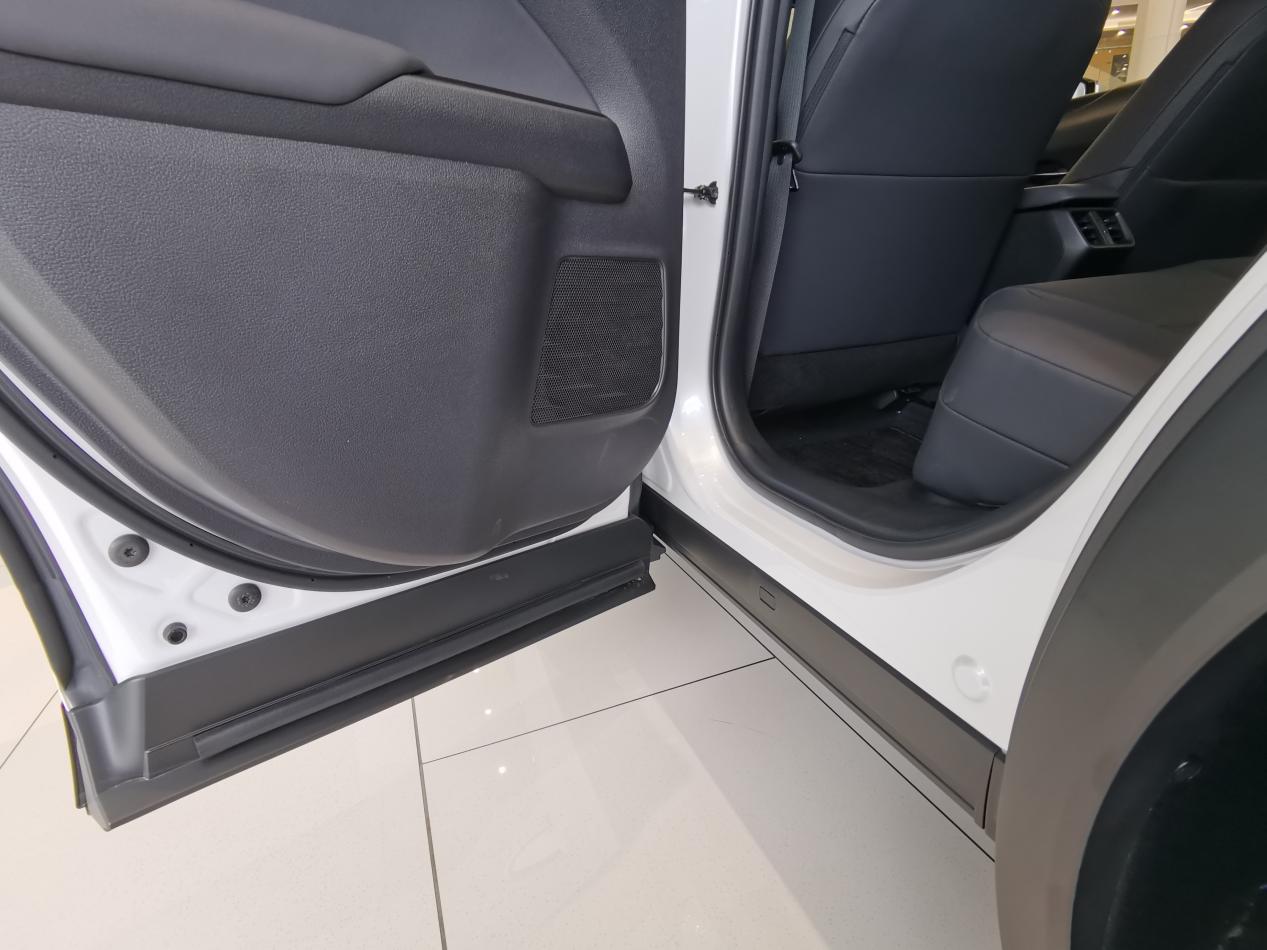 雷克萨斯ux200软包,雷克萨斯16款es200酒红云母色