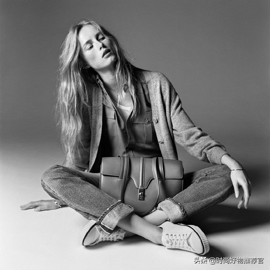 celine标志印花横款手袋,celine新款牛皮革手袋