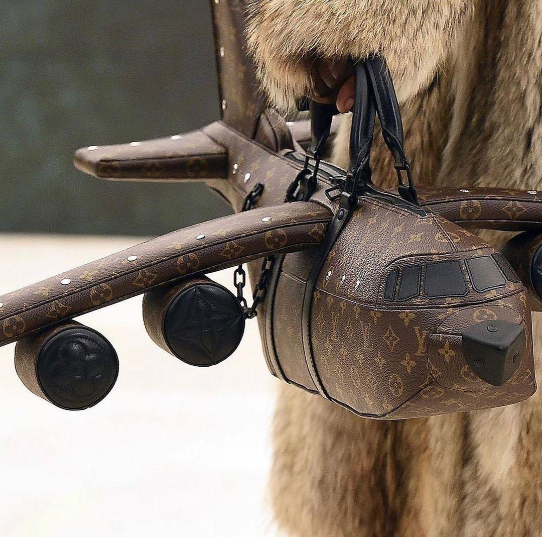 lv全新特价包,lv飞机包售价25万