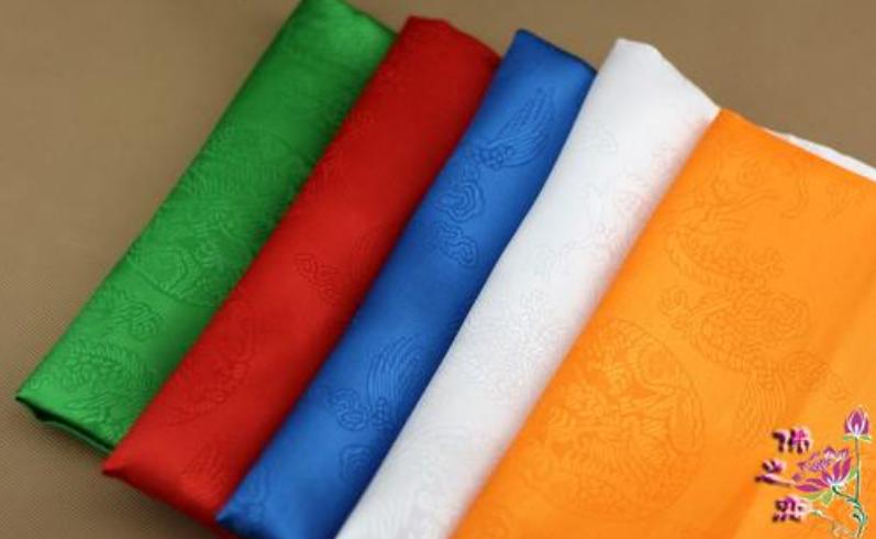 蒙古族的哈达是什么样式的,蒙古族不同颜色的哈达象征什么