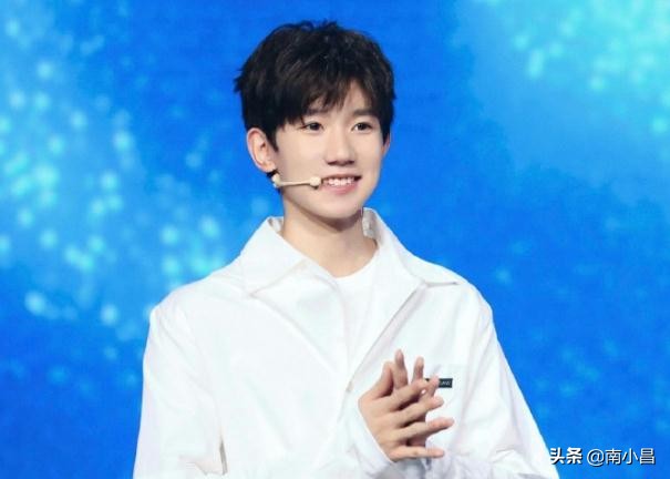 tfboys六周年演唱会指路,tfboys六周年演唱会小动作