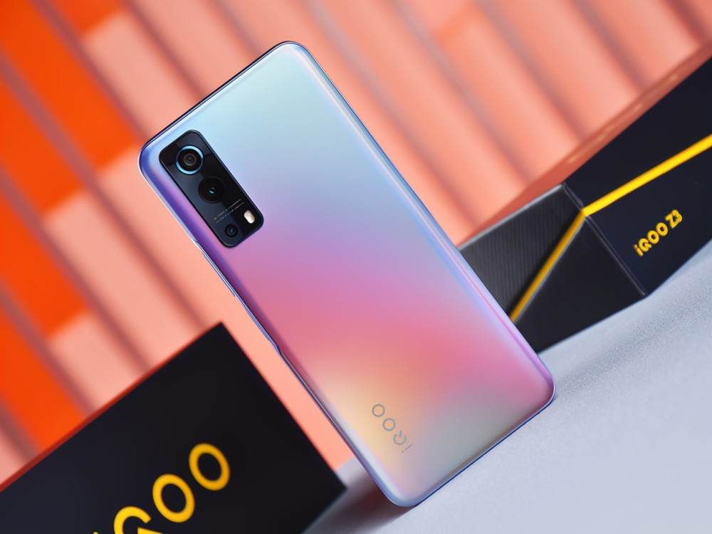 红米最强手机和iqoo最强手机比拼,一千元左右红米和iqoo哪个好