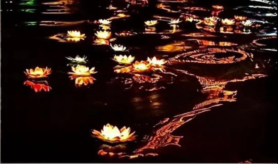 十一误入了桃花园的美好时光靖西旧州古城国庆中秋游园狂欢