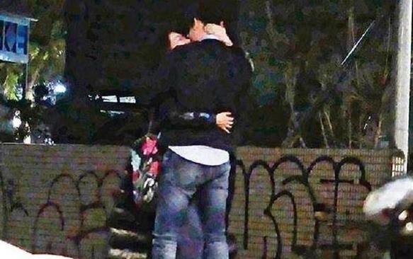 爱情傻瓜黄征完整版,爱情傻瓜原唱评价