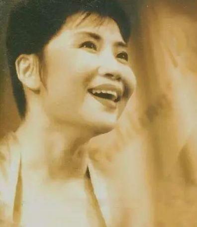 李娜当红时期选择出家,李娜是为了爱情才出家的吗