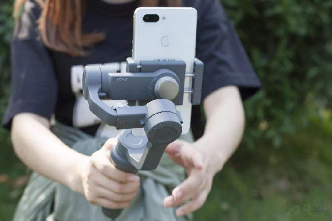 我心中的手机黑科技,当属视频防抖功能