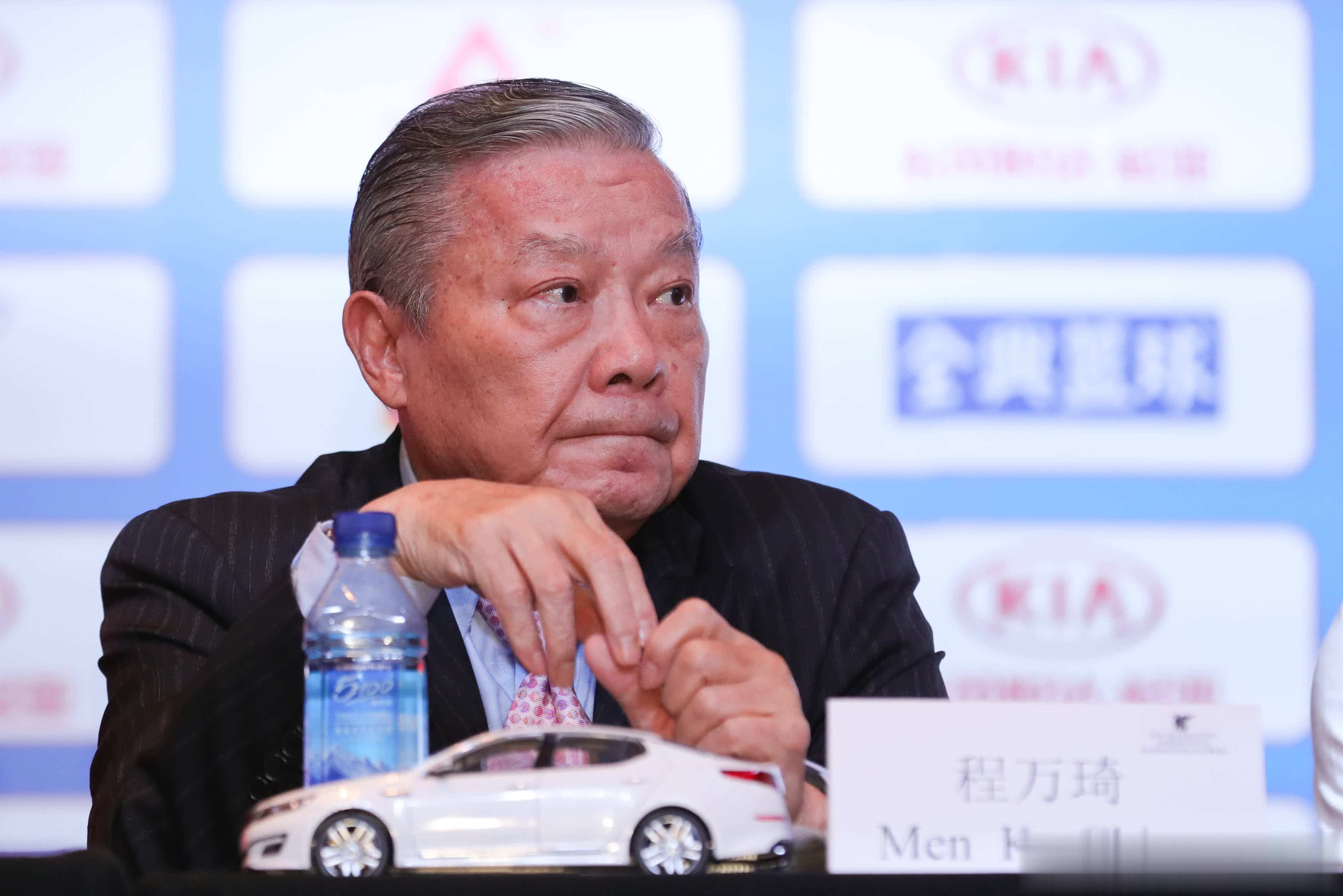 中国足球过去吃的亏,中国篮球不能再吃了,必须重视外交了