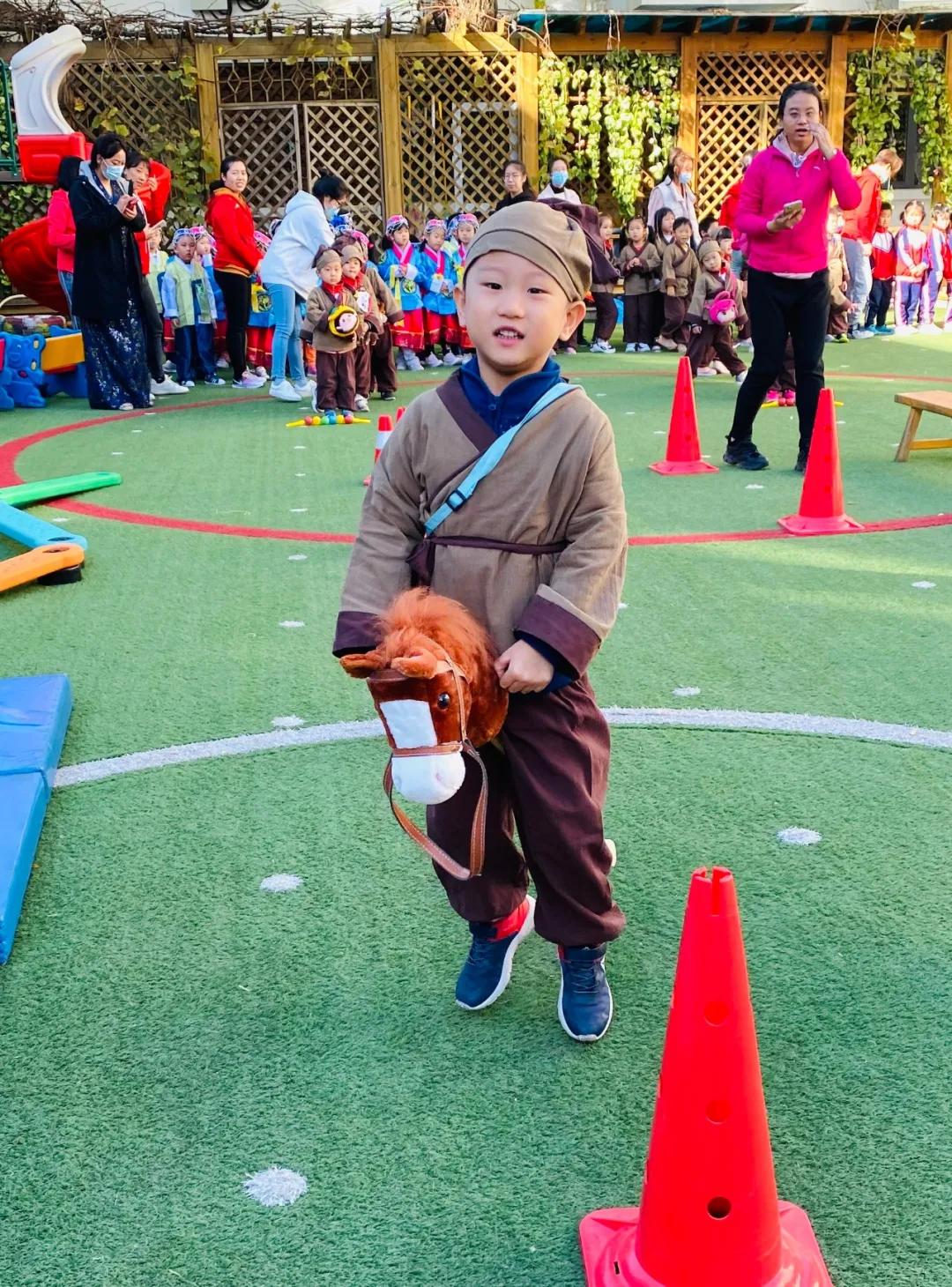民族团结润童心家园携手共成长——和平五幼举行2021年秋季民族运动会
