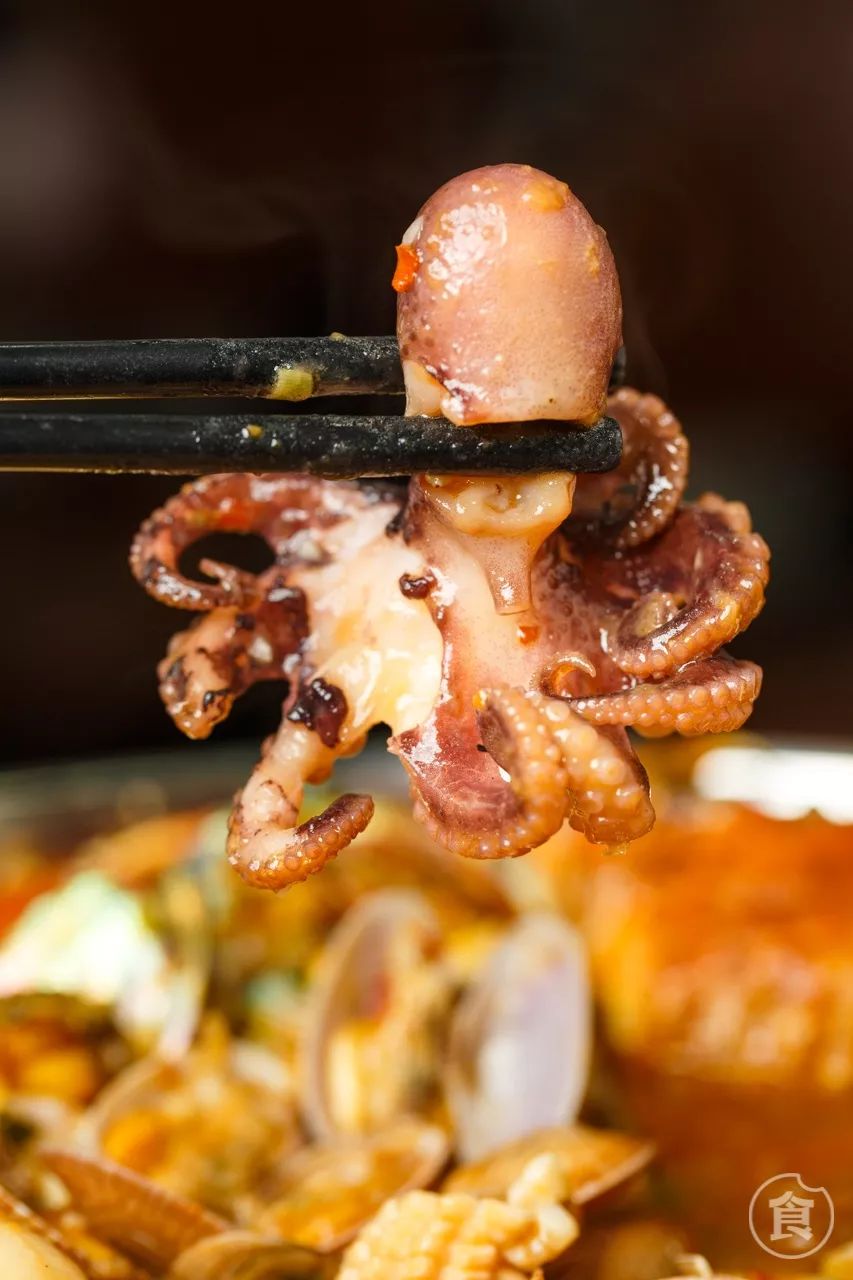 重庆江北海鲜大杂烩香辣海鲜锅,超好吃的海鲜大杂烩