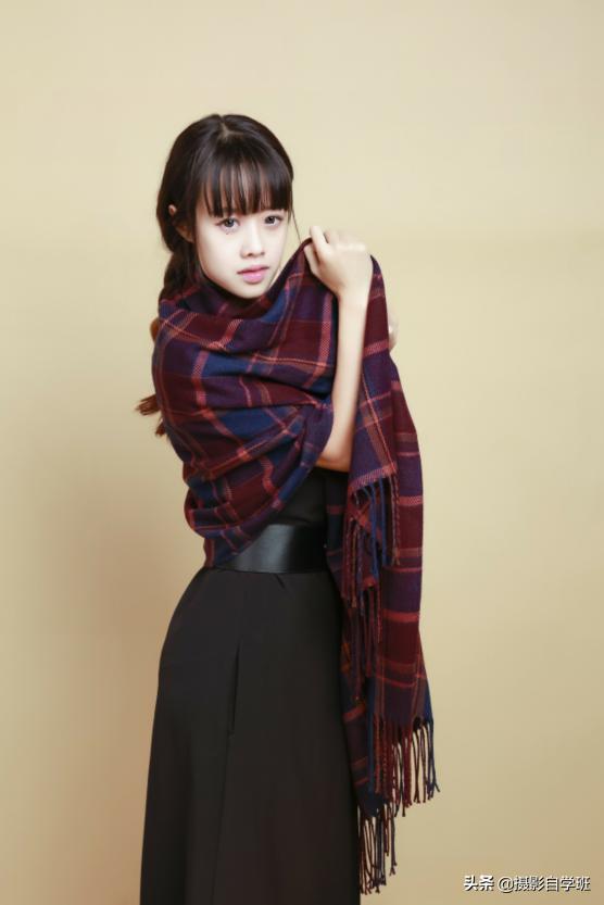 5招教你拍出高级感,人像纯色背景