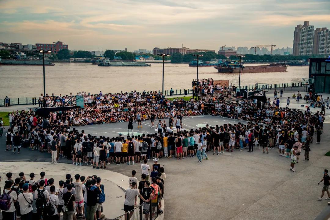 无论是打球还是穿鞋,你都「要疯」一点|KVSN众测