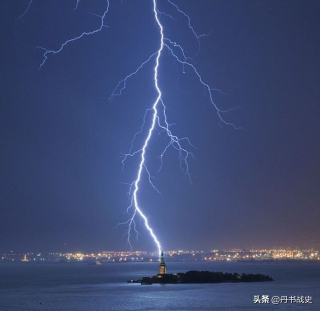 你不知道的自由女神像，由法国人设计的希腊形象雕塑，一生被雷击