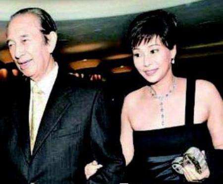 何鸿燊和梁安琪在一起视频,梁安琪当年说了什么话感动何鸿燊