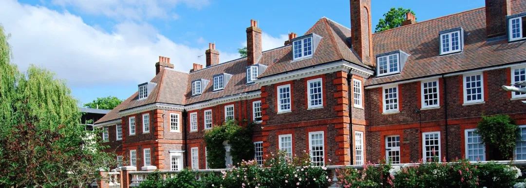 伦敦大学卡斯商学院,伦敦哈利波特学校