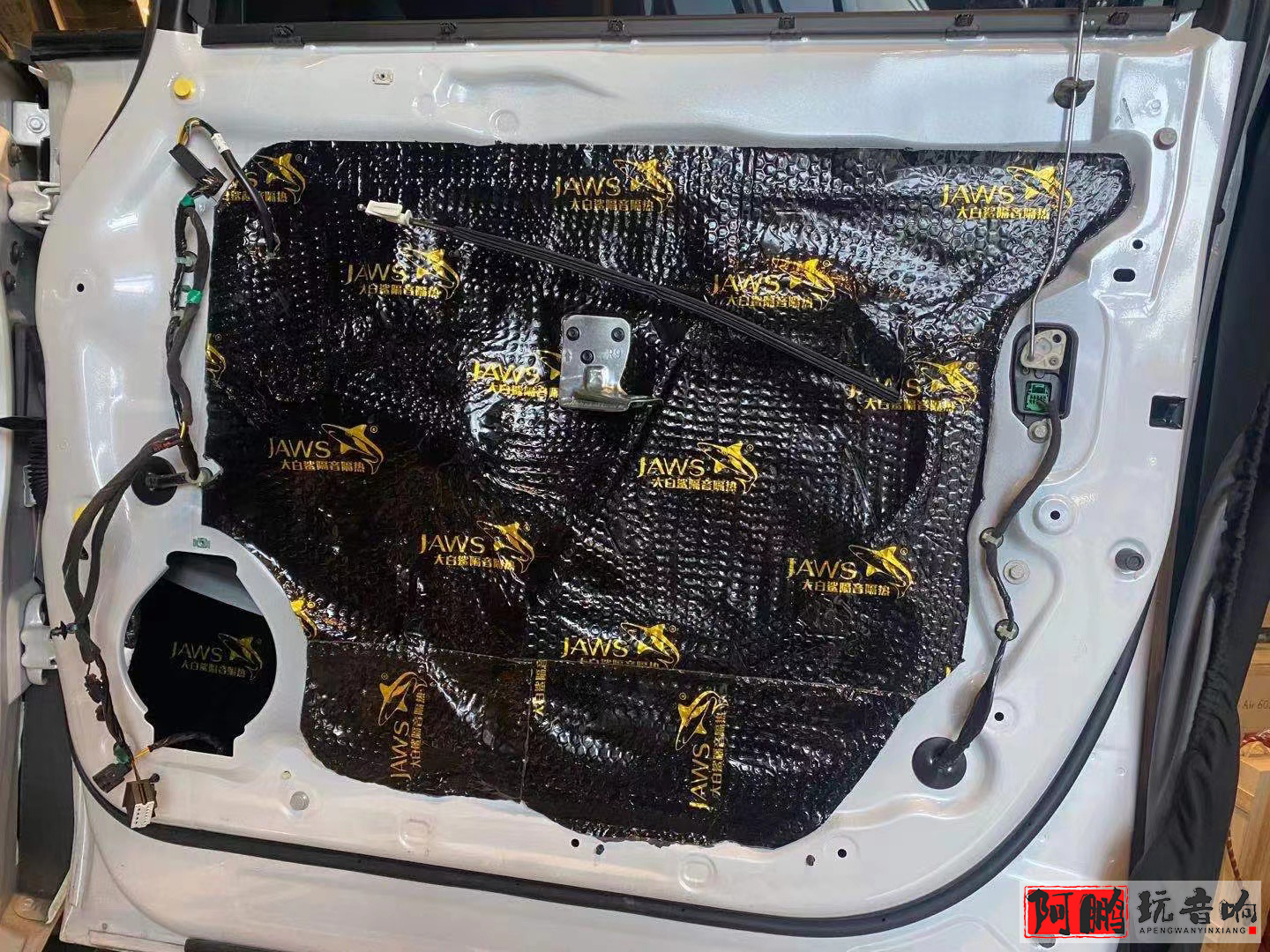 济南汽车别克gl8音响改装,别克gl8音响改装中置喇叭怎么拆卸