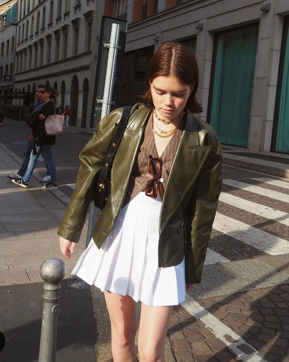 一件皮西装可以有多帅？时髦精们早已给出了答案