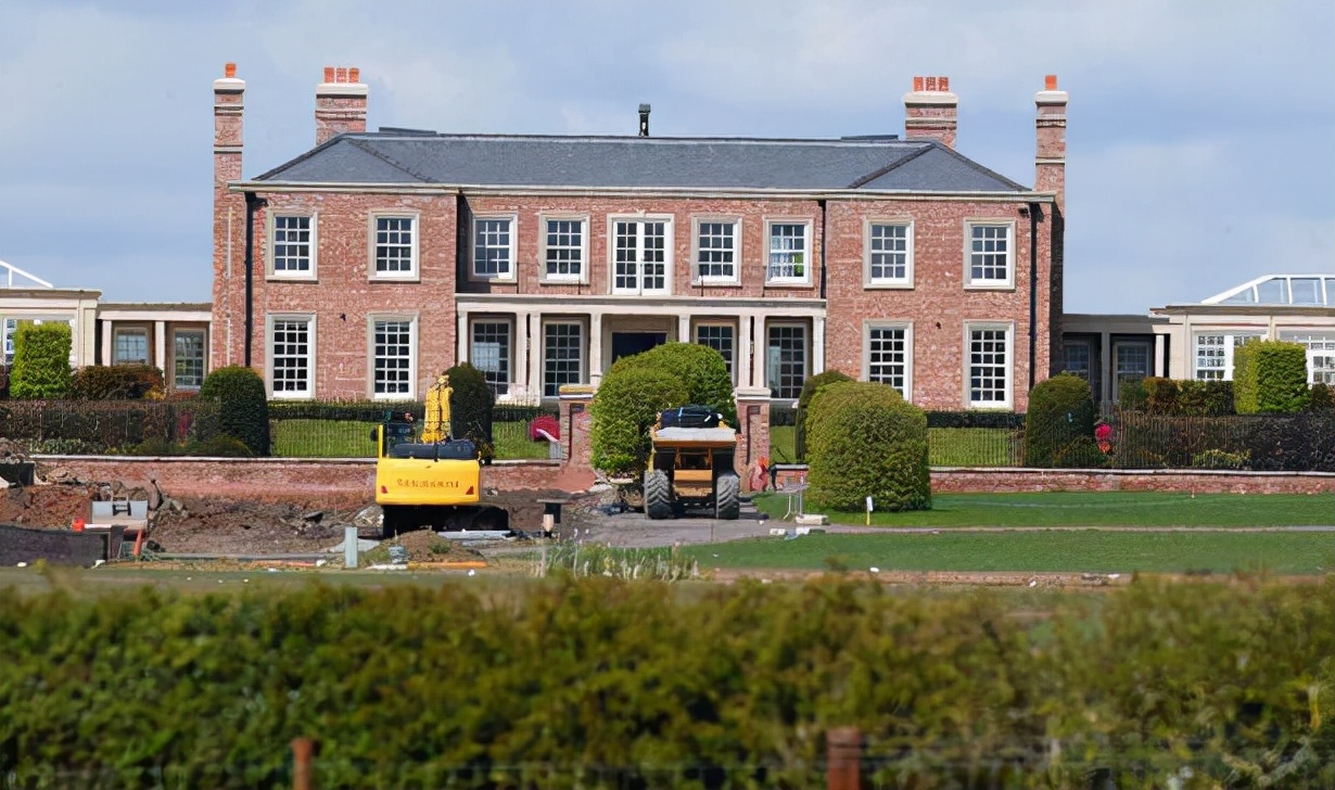 英国鲁尼现状,18岁鲁尼横空出世