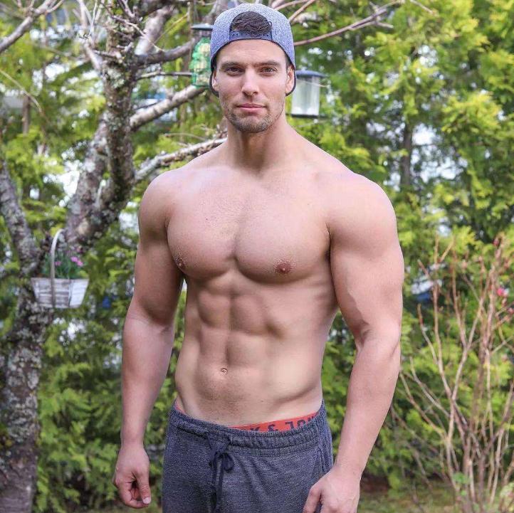 多吃蛋*粉白**能长肌肉吗？究竟乳清蛋白是喝心酸的还是真的有效果？