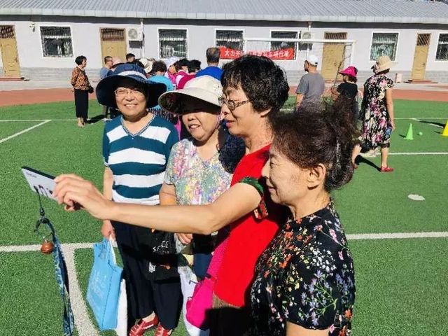 亲，看了吗？七百多万人次分享的家国情怀故事汇是这样的！