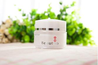 无限极萃雅润泽晚霜使用方法,无限极萃雅润泽精华乳功效