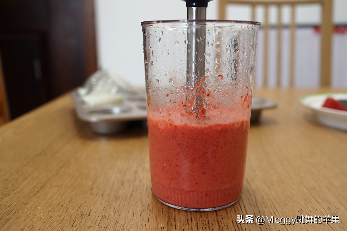 切开的草莓芒果放冰箱第二天能吃,草莓芒果晚上可不可以吃