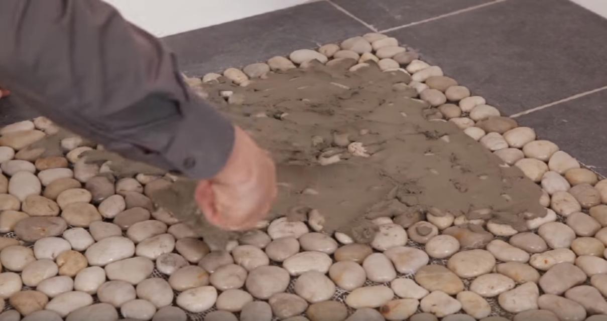 卫生间瓷砖防滑技巧,卫生间瓷砖亮面滑不滑