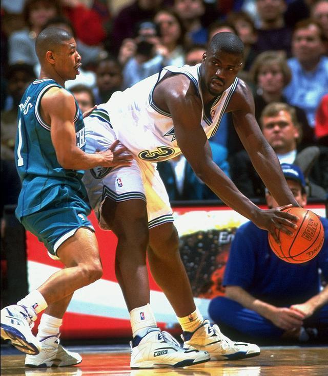 中国篮球后卫基础最好,中国篮球后卫进攻集锦