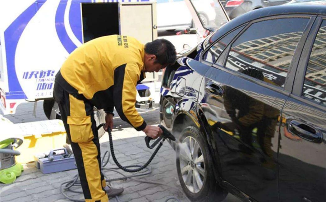 自己洗车里面的正确方法和步骤,自己洗车的正确方法和注意事项