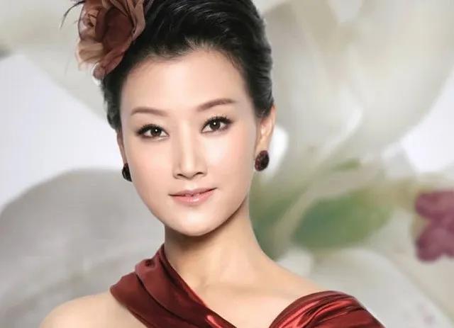 还记得唱《辣妹子》的*祖英宋**吗,她如今过得怎么样?