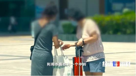 他被迫吞下72粒*洛因海**胶囊！突然，*品毒**破裂……