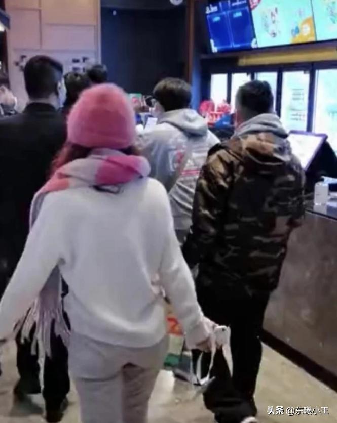 成龙脚疼坚持走路,成龙受伤后各界反应