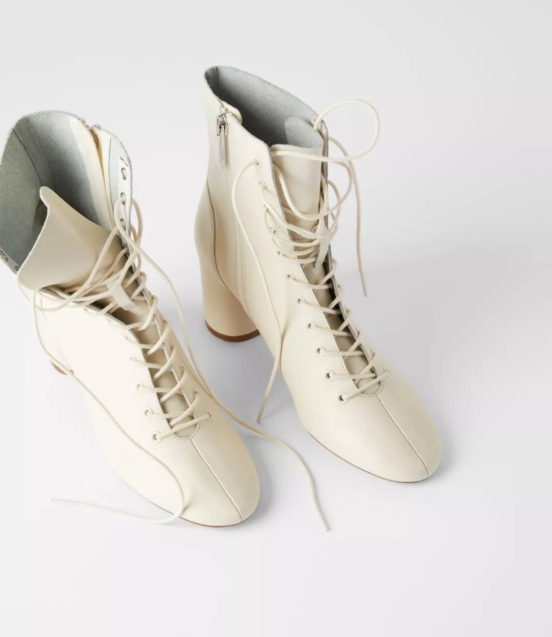 去年特别火的鞋,绑带鞋搭配图片选择这样穿更潮流