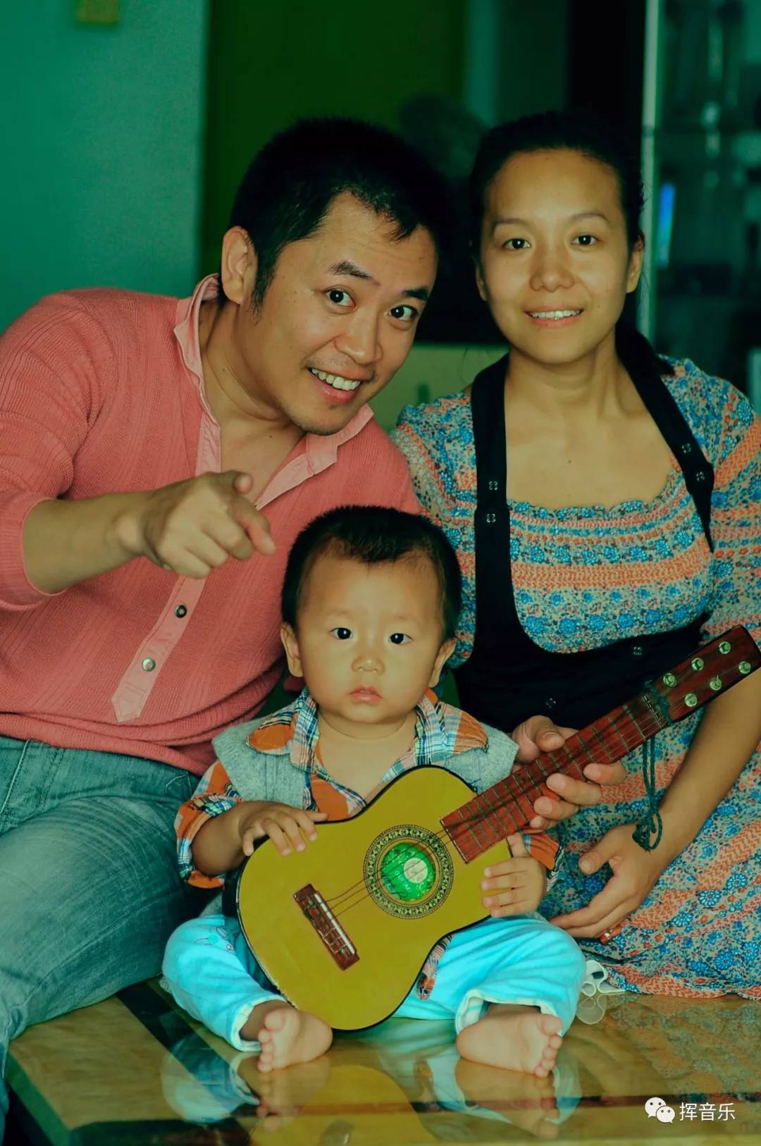 张高兴携手爸爸妈妈，带上新歌《全家福》祝福全国人民全家幸福