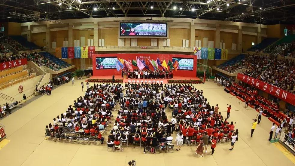 毕业季开启新的人生征程,扬帆起航的毕业季