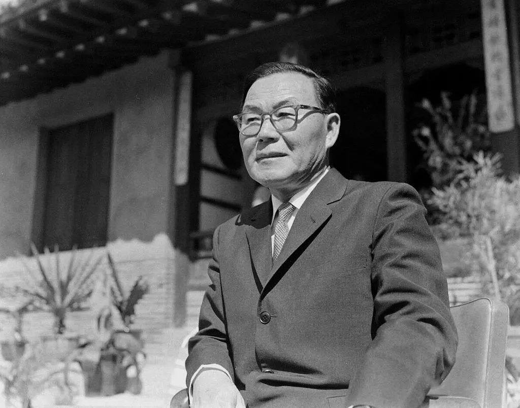 韩国青瓦台的历任总统,韩国哪些总统死在青瓦台