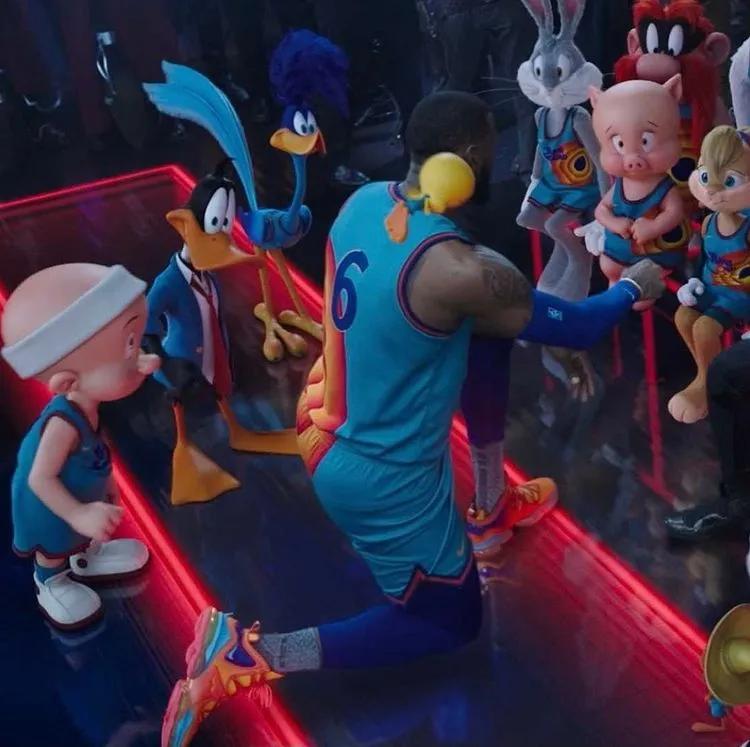 老詹换队,老詹改号码