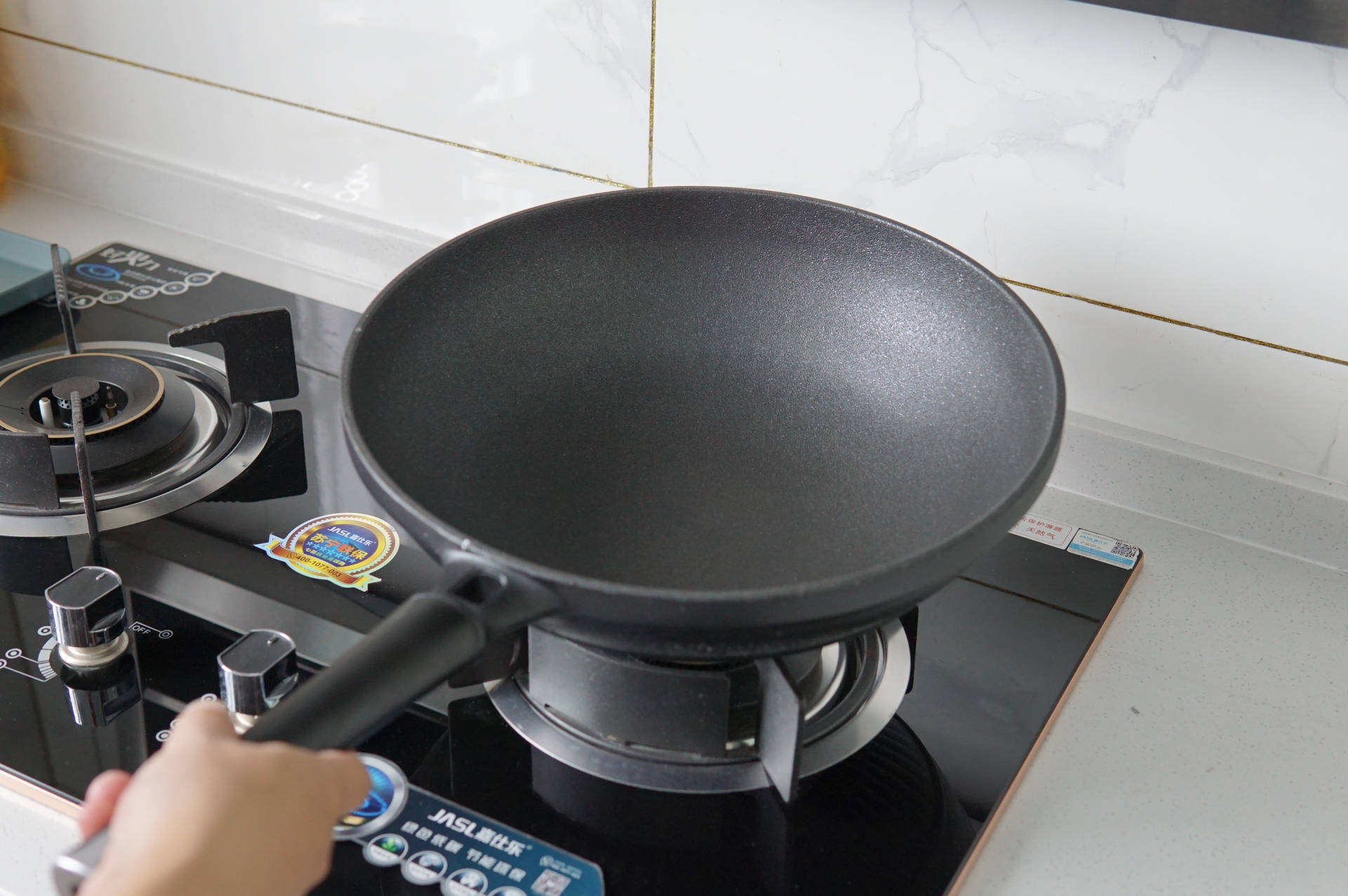 九阳晶钻耐磨不粘锅测评,不粘锅不怕铁铲