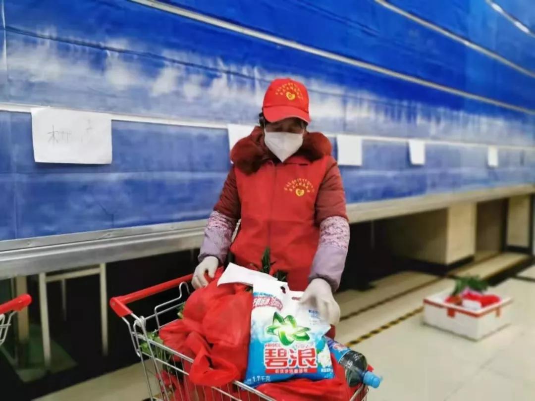 抗击疫情陆军出征,抗击疫情中的娘子军